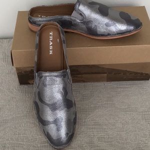 Trash Camo Mule 8.5